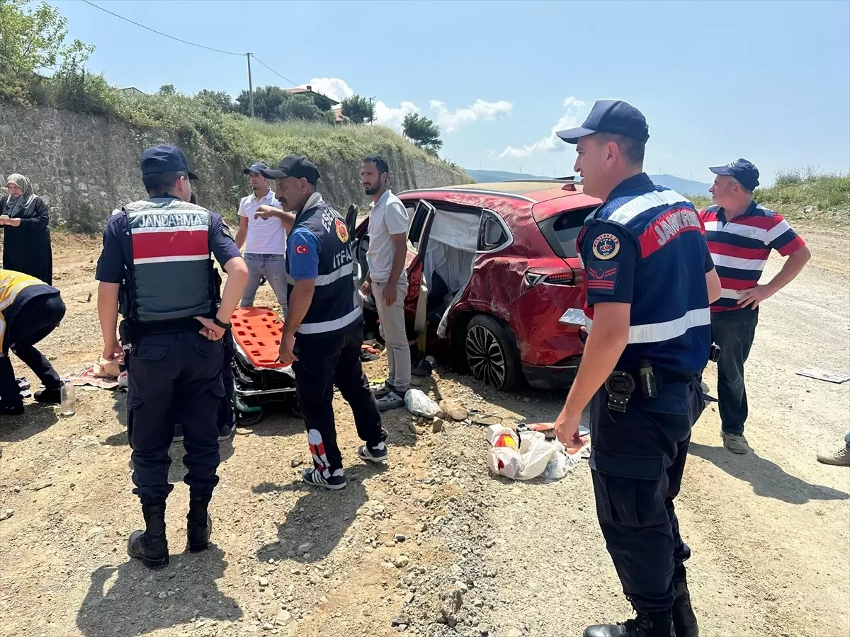Yalova\'da Elektrikli Araç 4 Metreden Düştü