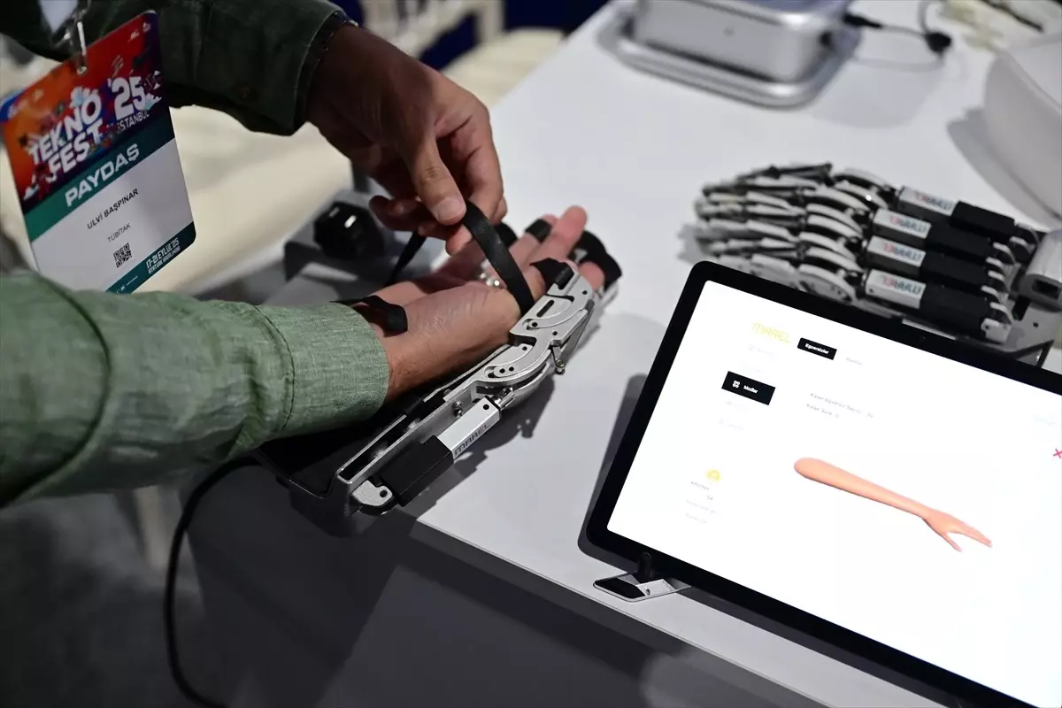 Miyoelektrik Robotik El Rehabilitasyonu TEKNOFEST\'te Tanıtıldı