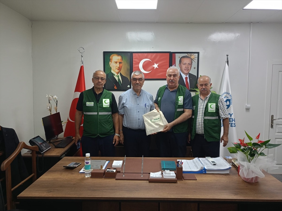 Yeşilay Başkanı Sönmez\'i Ziyaret Etti