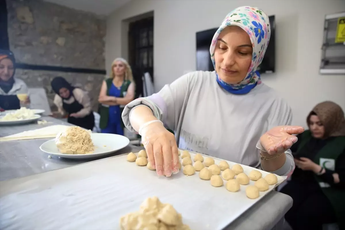 Yeşilay\'dan Yaz Kur\'an Kursu\'na İkram