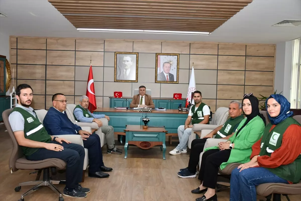 Yeşilay\'dan Milli Eğitim Müdürü\'ne Ziyaret