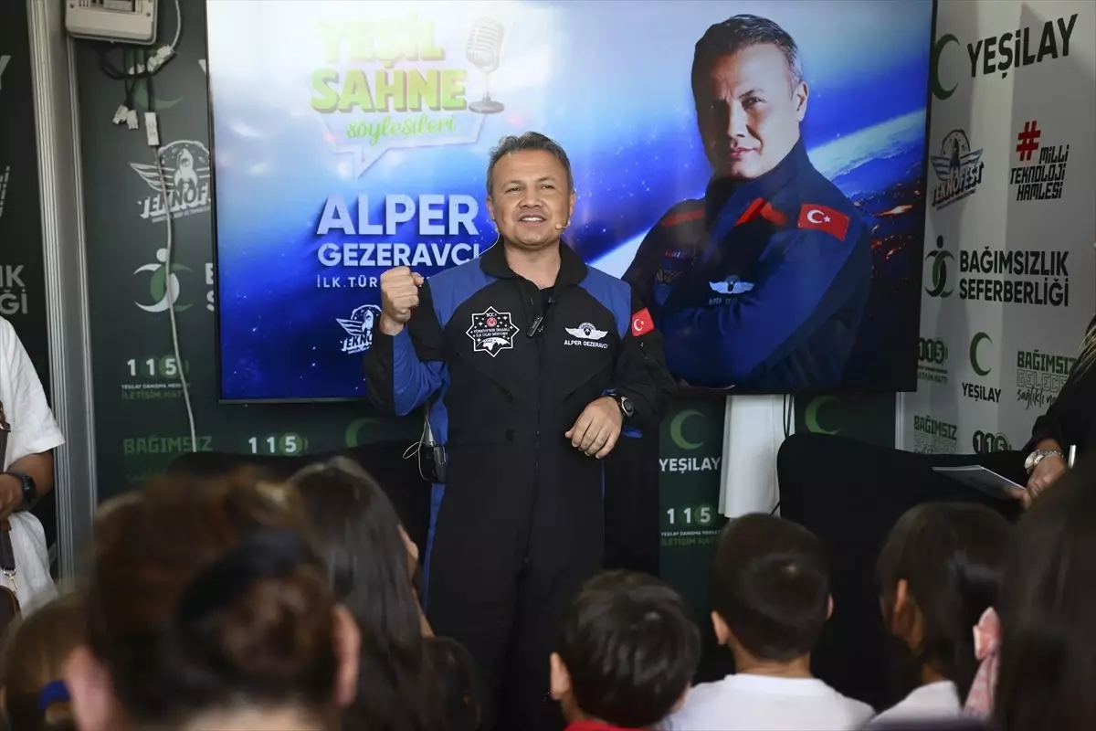 TEKNOFEST\'te Yeşilay ve Astronot Buluşması