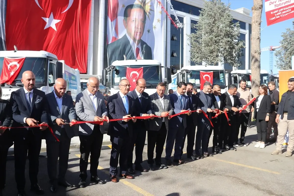 Yeşilyurt Belediyesi 200 milyon liralık 21 temizlik aracını hizmete aldı