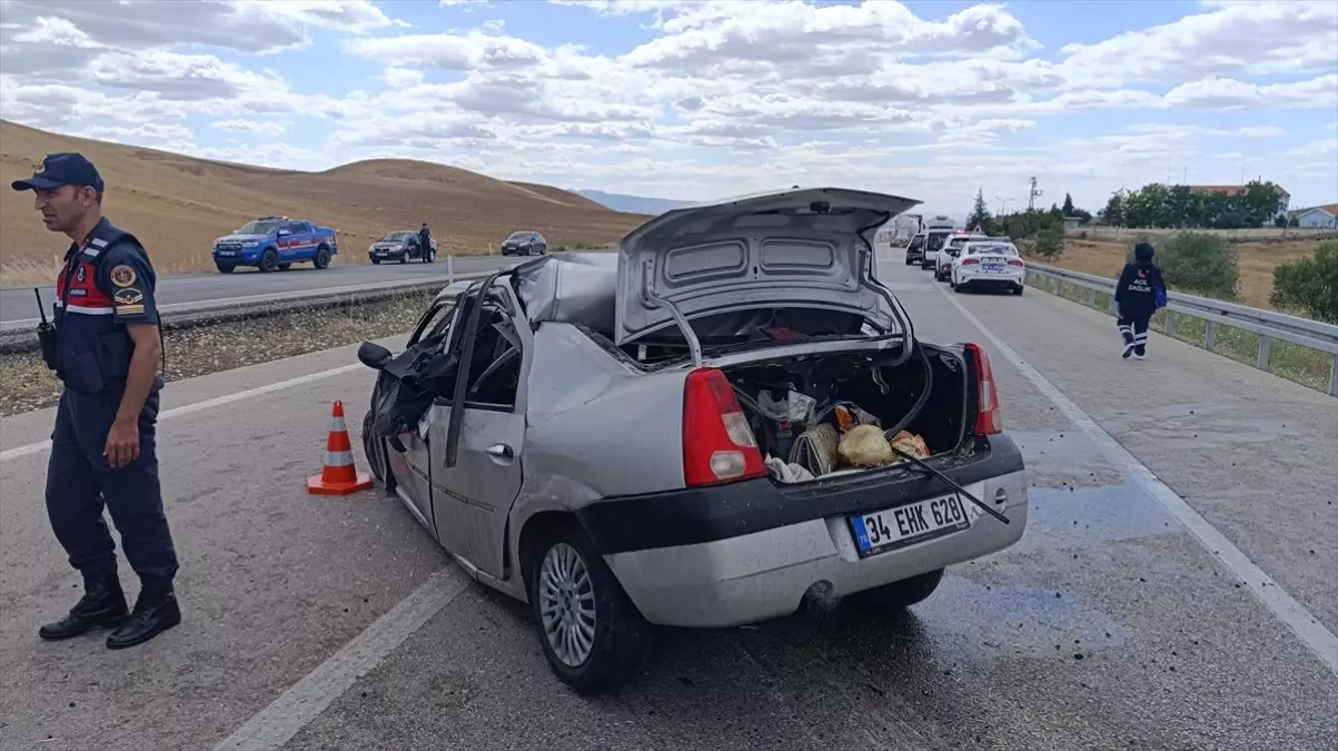 Otomobil ile kamyon çarpıştı: 3 ölü, 2 yaralı
