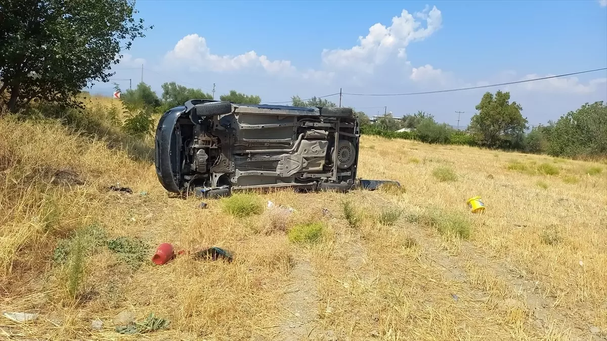 Manisa\'da Ticari Araç Devrildi: 1 Yaralı