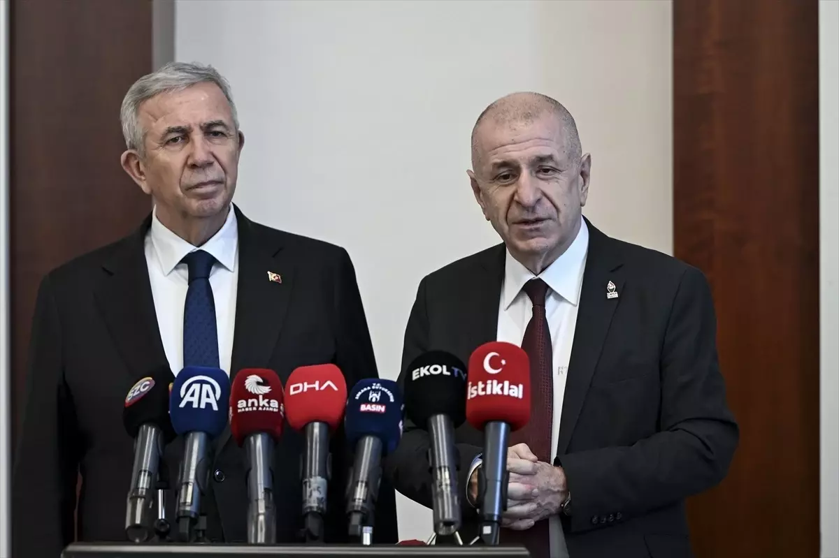 Özdağ ve Yavaş\'tan Hukuk Vurgusu
