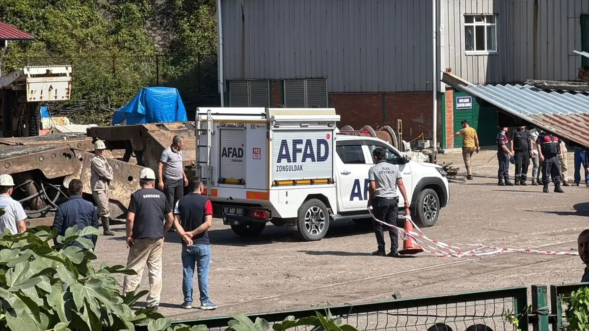 Zonguldak\'ta Maden Göçüğü: 4 İşçi Kurtarıldı