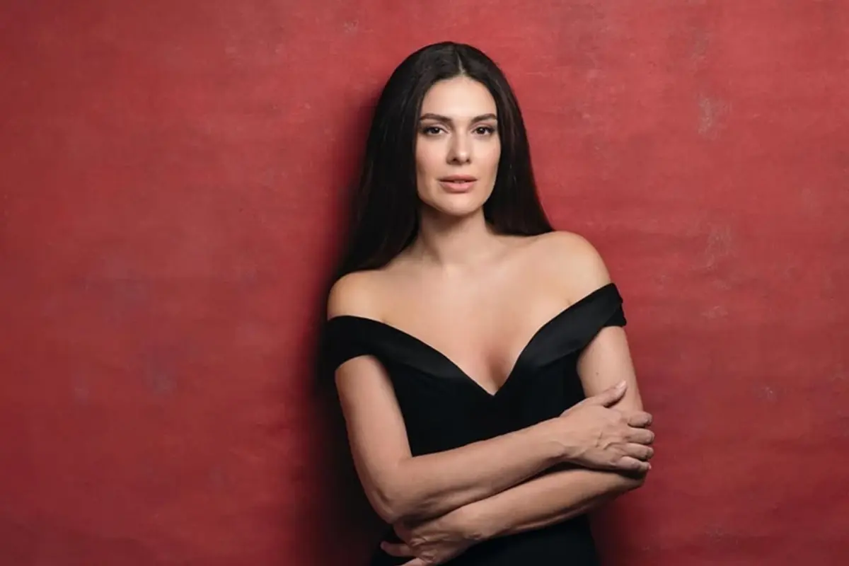 25 kilo veren Bergüzar Korel\'den bikinili poz