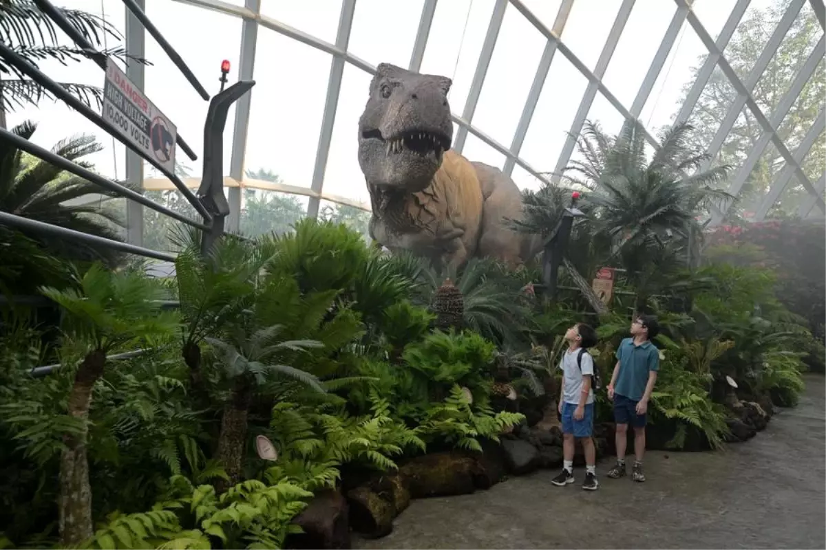 Jurassic World Sergisi Ziyaretçi Akınına Uğradı
