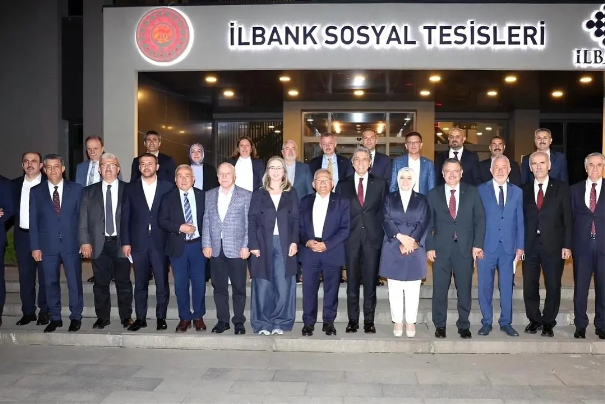 Büyükkılıç, AK Parti Yerel Yönetimler Toplantısı\'na katıldı