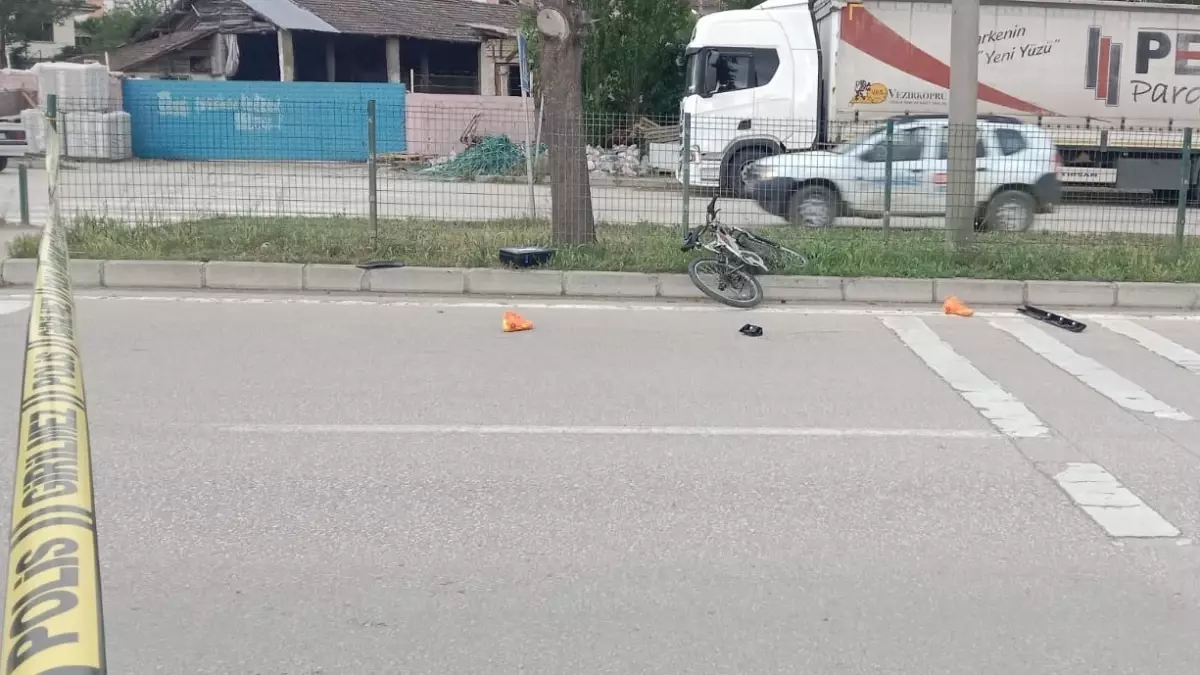 Vezirköprü\'de Bisikletli Çocuk Kazada Hayatını Kaybetti