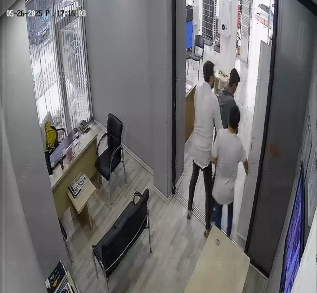 15 Yaşındaki Stajyer Nefes Borusuna Erik Kaçırdı