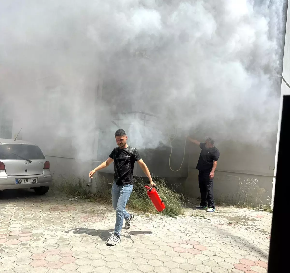 Osmaniye\'de evde çıkan yangın paniğe neden oldu