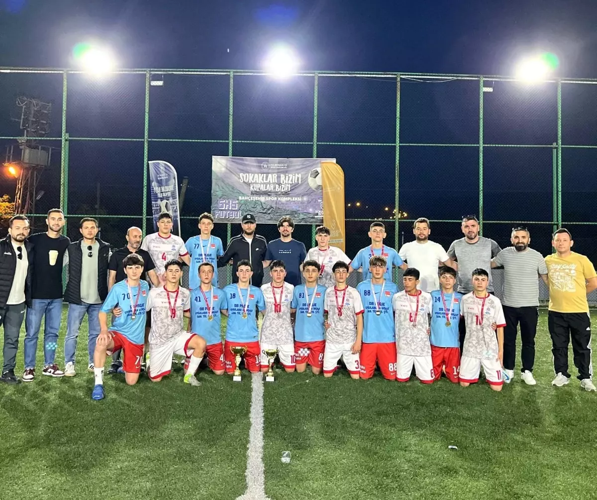 Düzce\'de Mini Futbol Kupası Tamamlandı