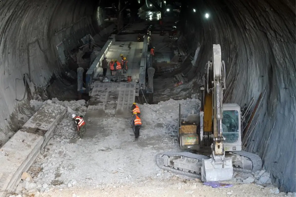 Çin-Rusya Demiryolu Tüneli Tamamlandı