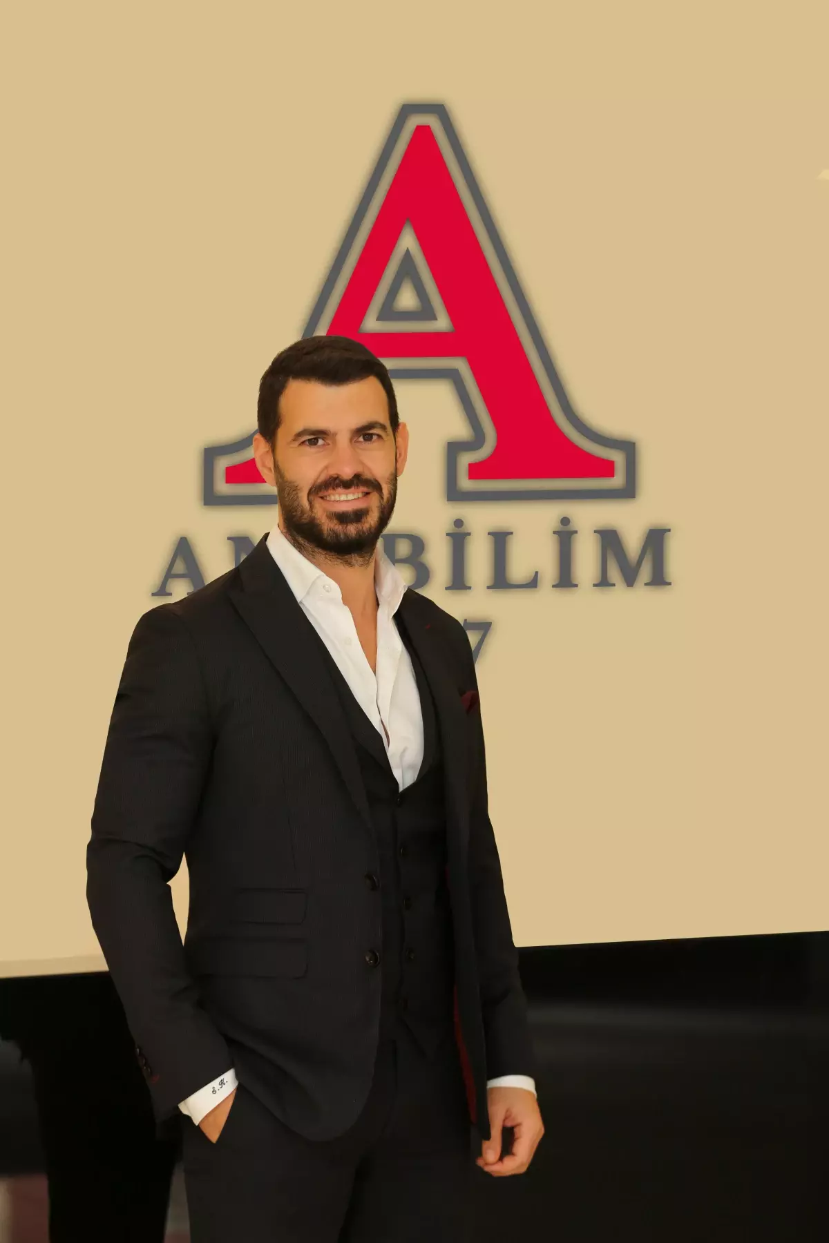 Anabilim İstanbul Bilim Olimpiyatları\'na Damgasını Vurdu: 8 Madalya ile Zirvede!