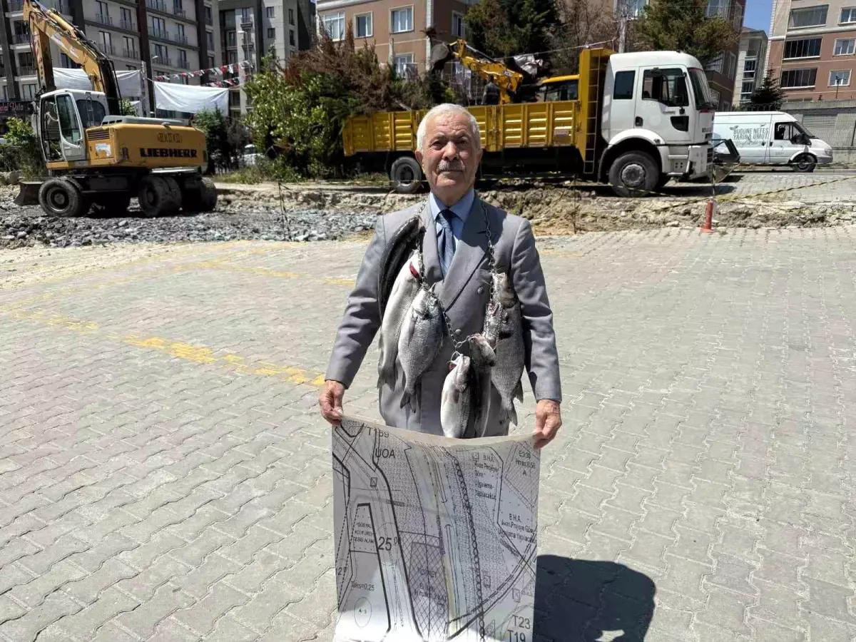 Balıkçı Kenan Balcı\'dan Ekrem İmamoğlu Protestosu