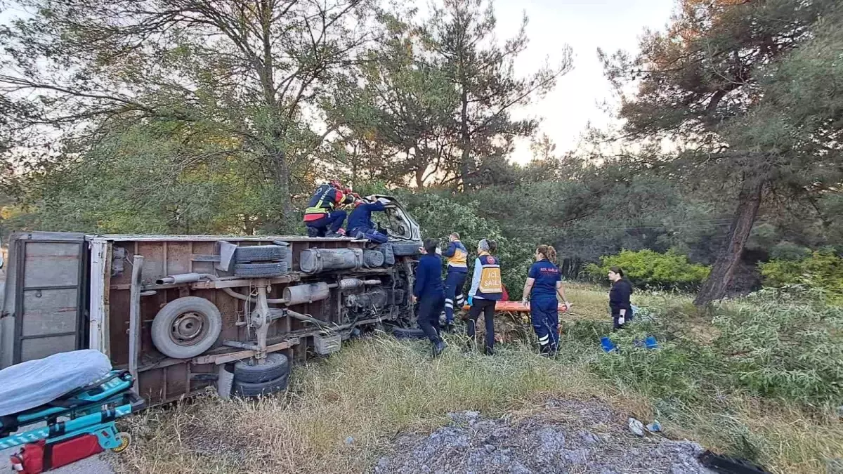 Balıkesir\'de Ters Dönen Araç Kazası
