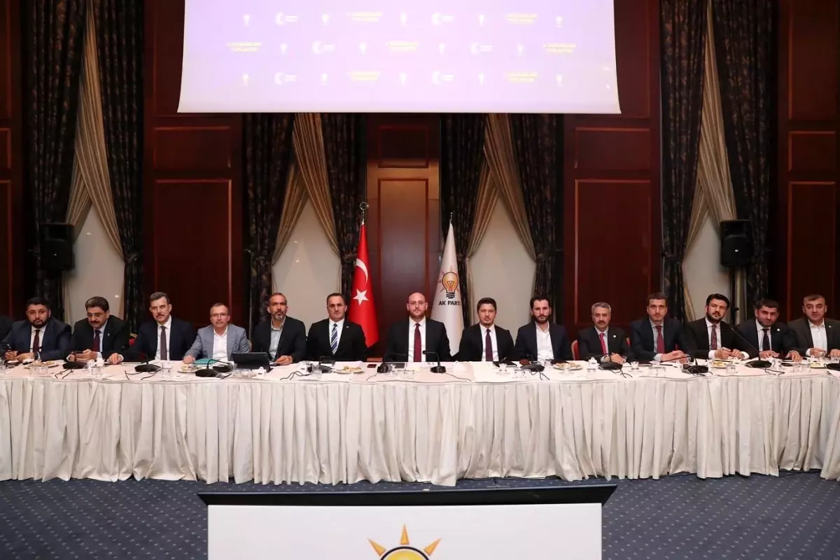 Başkan Yıldırım, Daraltılmış İl Başkanları Toplantısı\'na katıldı