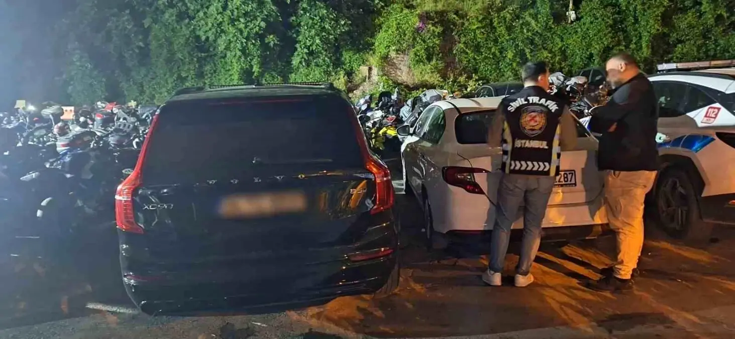 Beyoğlu\'nda Çakar Tertibatlı Sürücüye Cezası Kesildi