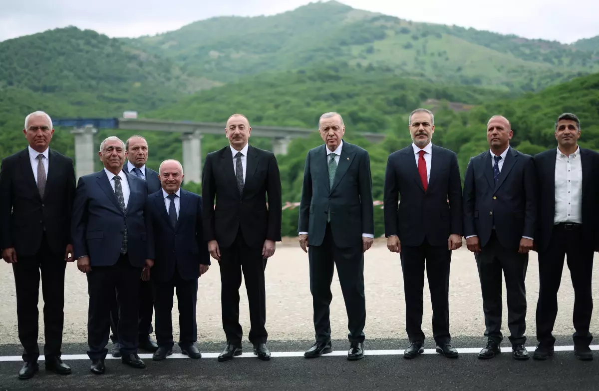 Erdoğan ve Aliyev, Azerbaycan\'da Havalimanı Açılışını Gerçekleştirdi