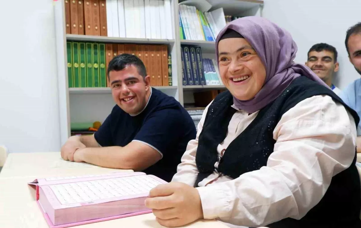 Down Sendromlu Öğrenciler Kur\'an-ı Kerim Öğreniyor