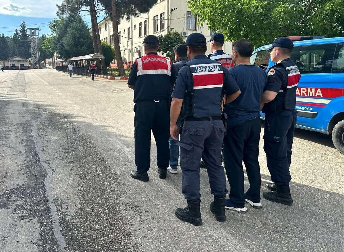 Gaziantep\'te silah kaçakçılığı operasyonu: 2 tutuklama