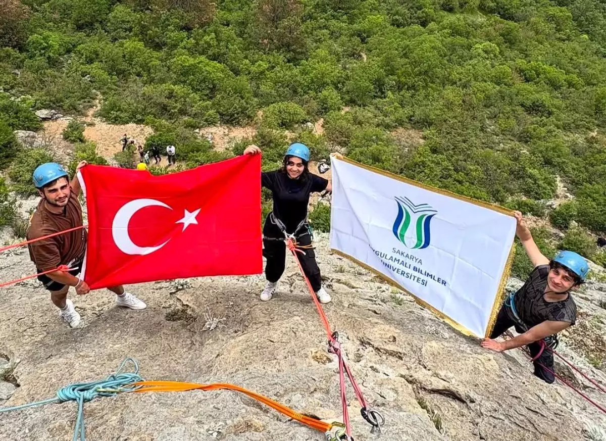 Kaya Tırmanışı Şenliği Geyve\'de Düzenlendi