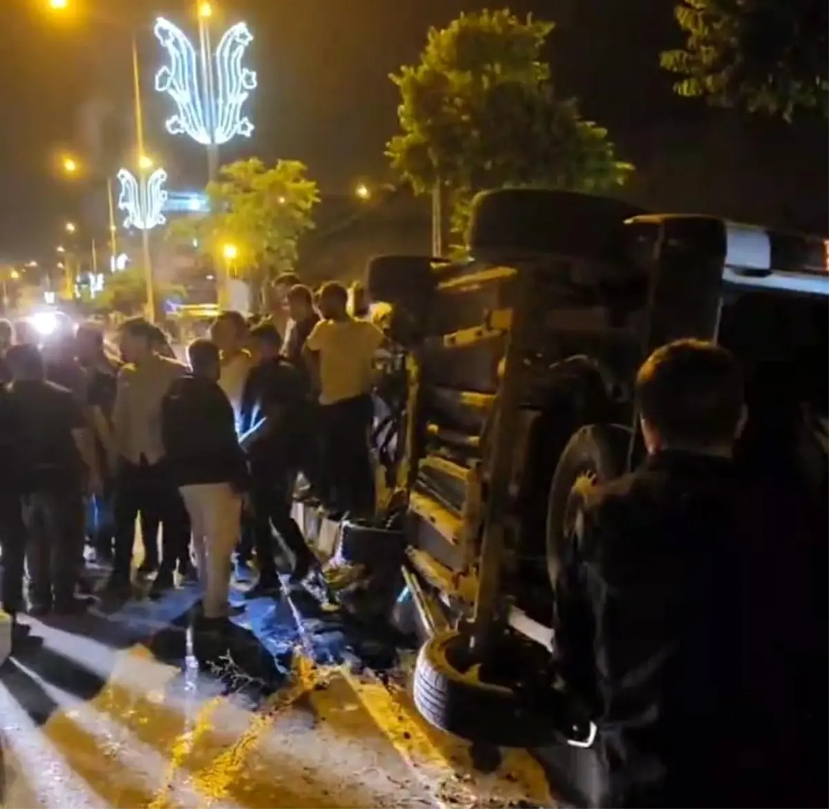 Hakkari\'de Trafik Kazası: Sürücü Yaralandı