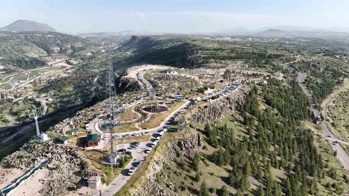 Nevşehir\'de Uçurtma Şenliği Coşkuyla Kutlandı