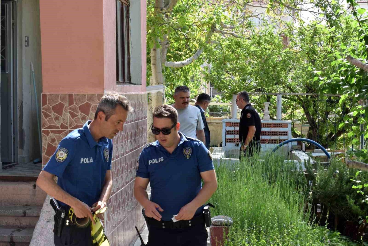 Karaman\'da çocuk havuza düştü, hayati tehlikesi sürüyor