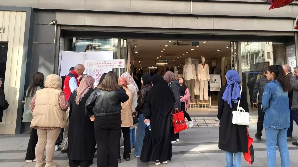 Sivas\'ta İhtiyaç Sahibi Çocuklara Bayram Desteği