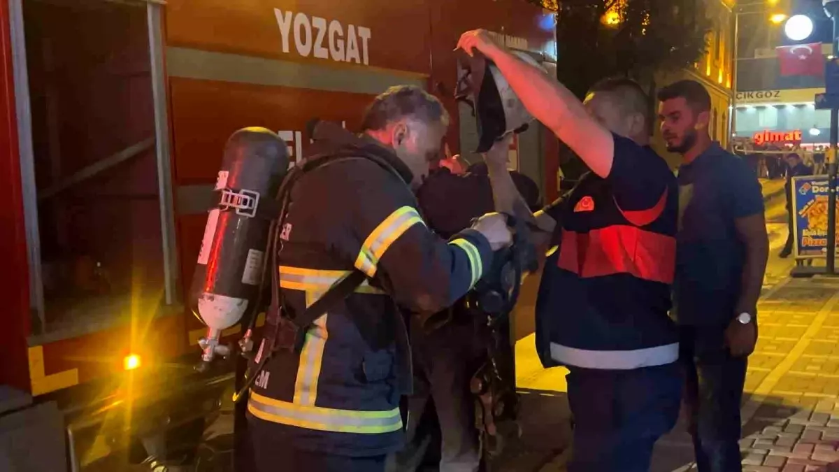 Yozgat\'ta Yangın: İş Yeri Kullanılamaz Hale Geldi