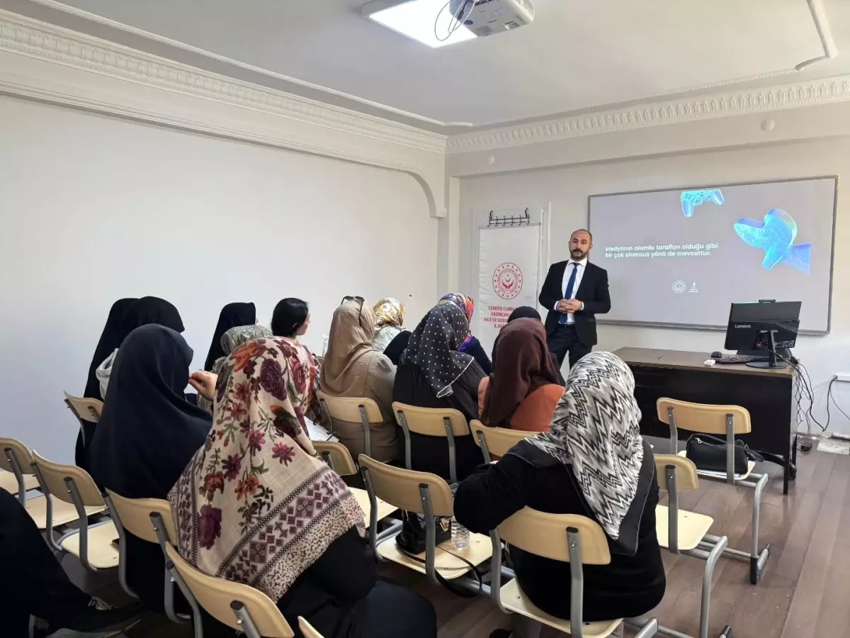Erzincan\'da Aile Destek Merkezlerinde Eğitim Programı