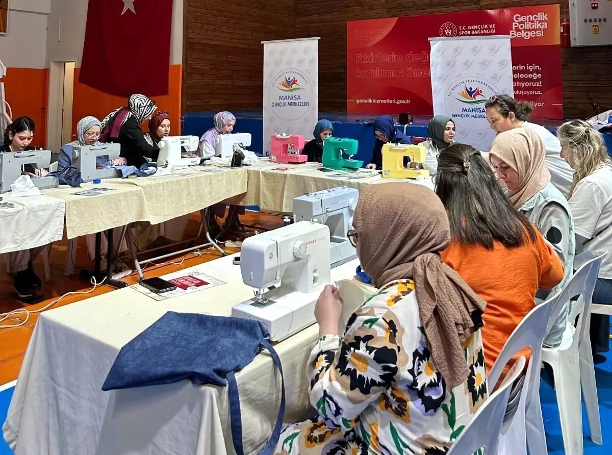 Manisa\'da Geri Dönüşüm Atölyesi