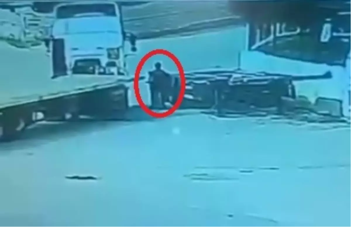 Mersin\'de TIR Kazasında Stajyer Öğrenci Hayatını Kaybetti