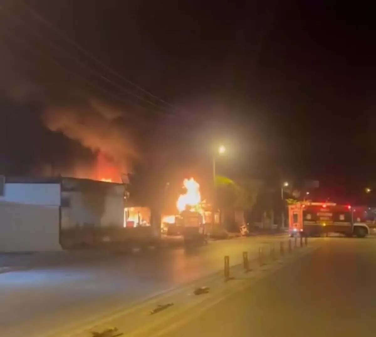 Bodrum\'da Oto Tamir Dükkanında Yangın