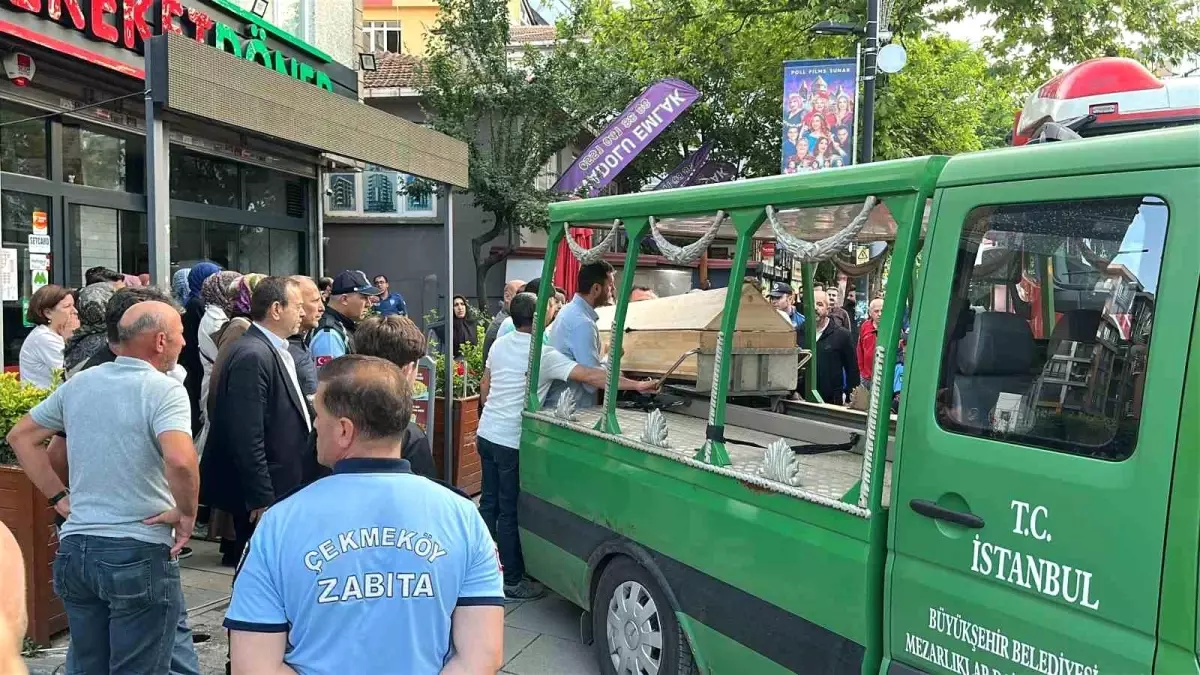 Çekmeköy\'de Yangın: 75 Yaşındaki Kadın Hayatını Kaybetti