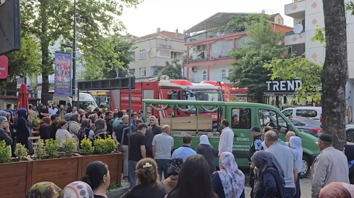 Çekmeköy\'de yangın! 75 yaşındaki kadın hayatını kaybetti