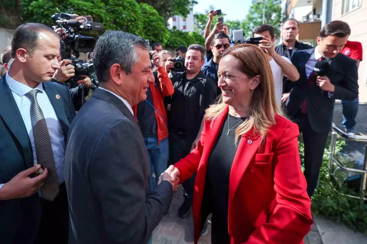 CHP, Asgari Ücret İçin Mücadele Çağrısı Yaptı