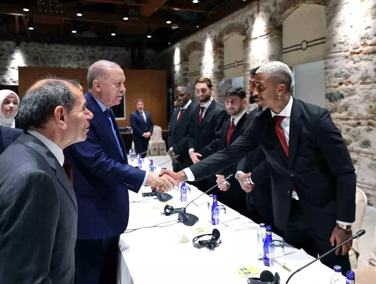Cumhurbaşkanı Erdoğan, Galatasaray\'ı kabul etti