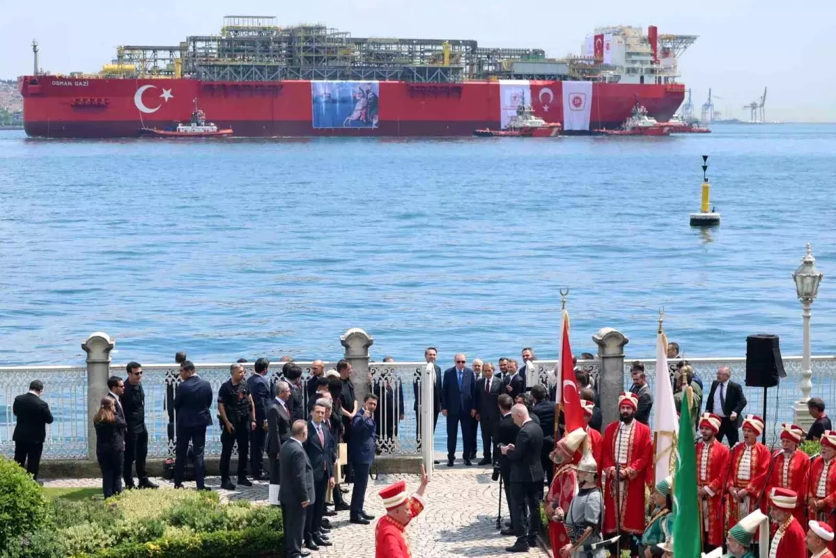 Cumhurbaşkanı Erdoğan \'Osman Gazi\' platformunu Dolmabahçe\'den uğurladı