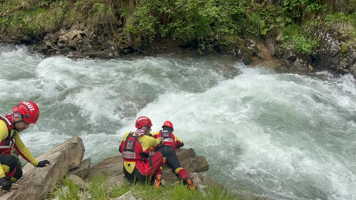 Uzungöl\'de Kayıp Çocuk İçin Arama Devam Ediyor
