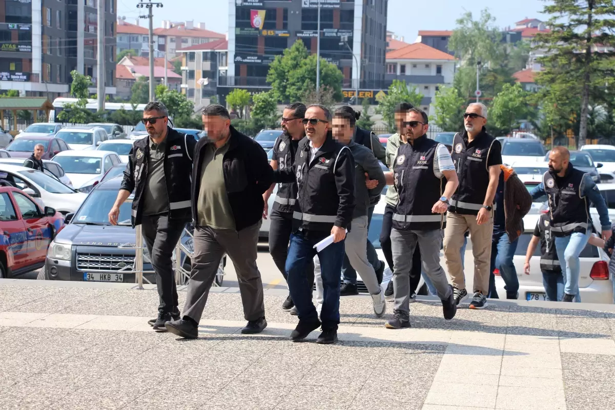 FETÖ Operasyonu: 6 Şüpheli Adliyeye Sevk Edildi