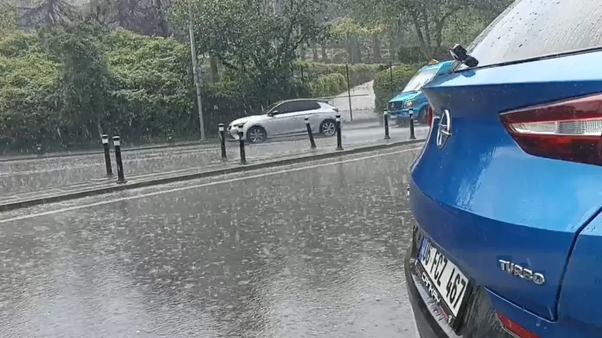 İstanbul\'da Dolu Yağışı Etkili