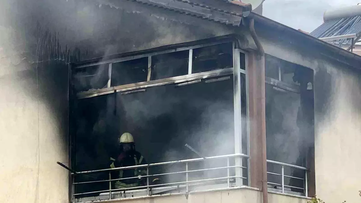 Öfkeli Koca Evi Ateşe Verdi