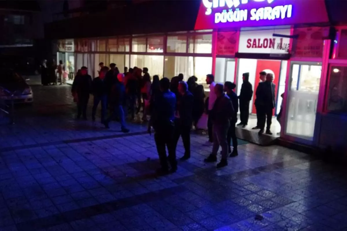 Malatya\'da yol verme tartışması bıçaklı kavgaya dönüştü! 5 yaralı