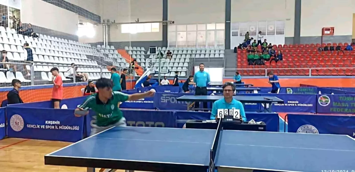 Kırşehir\'de Masa Tenisi Şampiyonası Başladı