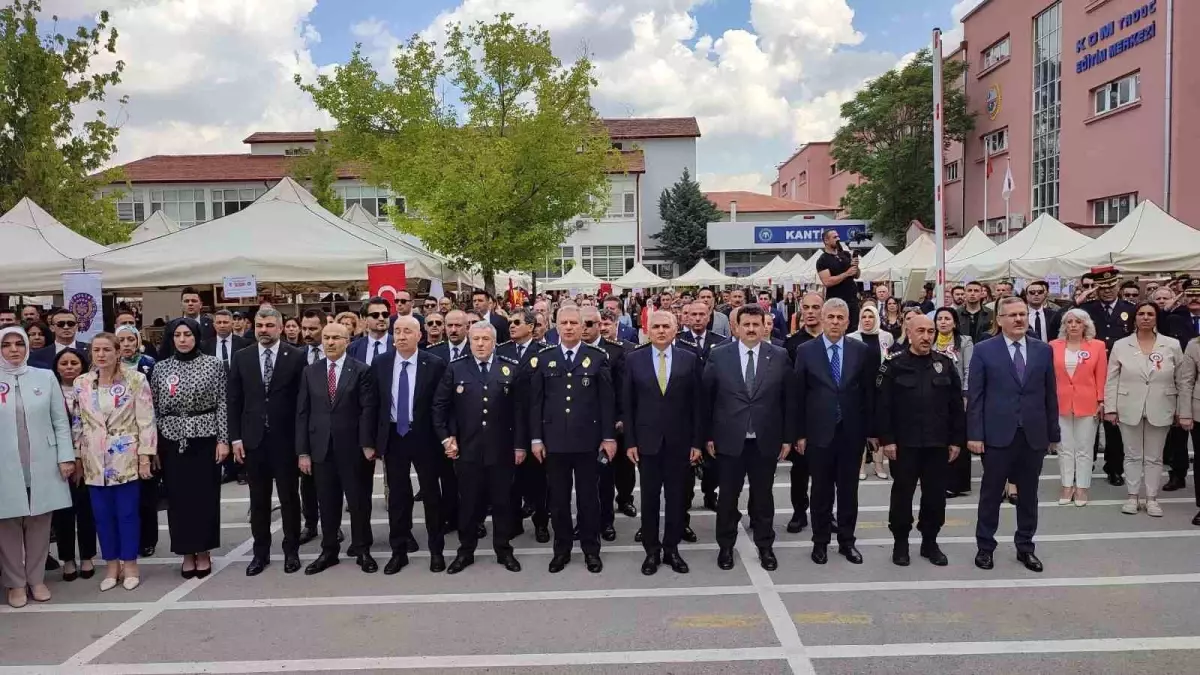 Polis Eşleri Derneği "Gıda ve Dayanıklı Tüketim Ürünleri Sergisi" düzenledi