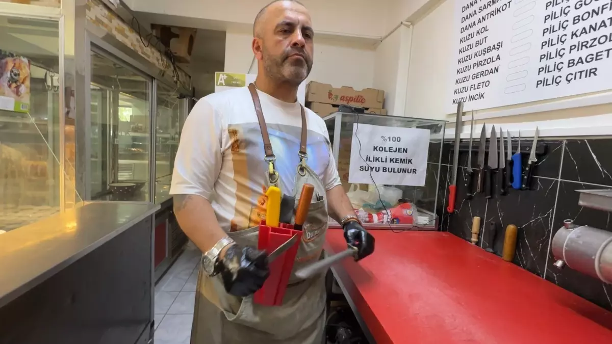 Görme Engeline Rağmen Mesleğini Sürdürüyor